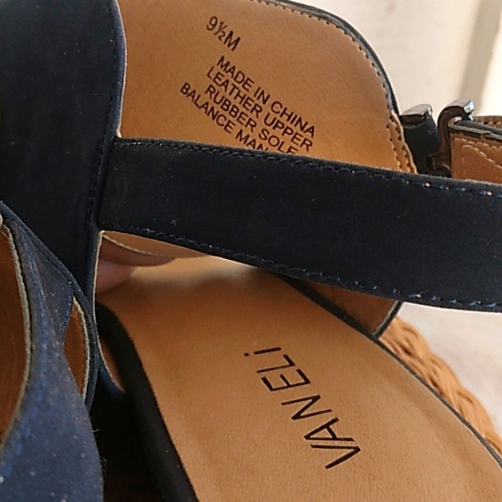 VAN ELi (9 1/2) Excellent Condition - Picture 4 of 5